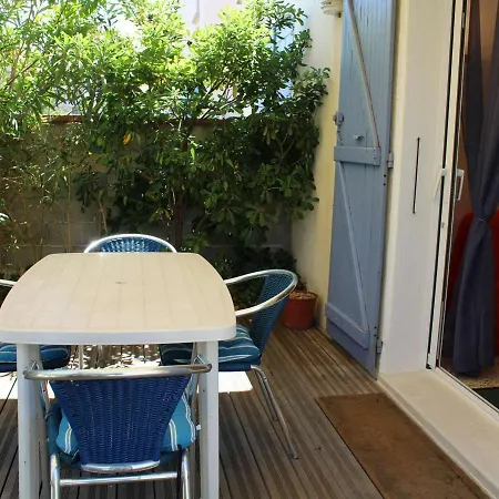 Maison Cosy Avec Terrasse, Clim Et Parking, A 250m De La - Fr-1-229c-662 *