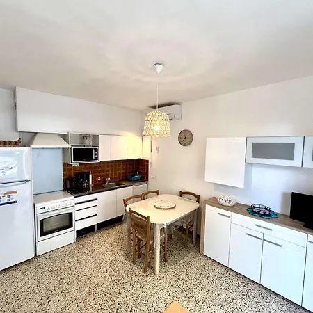 Maison Cosy Avec Terrasse, Clim Et Parking, A 250m De La - Fr-1-229c-662